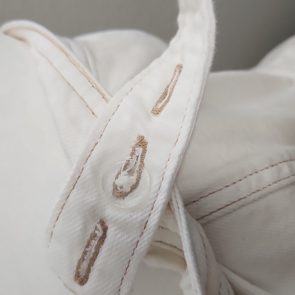 Levi's Iconic Button-Up Dress - Picture 11 of 12